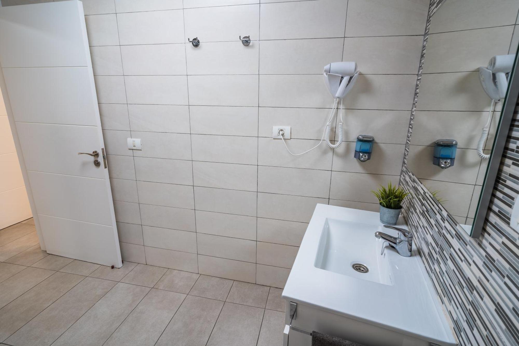 El Puente Holiday Home I- Airport 8,1K إيخينيو المظهر الخارجي الصورة