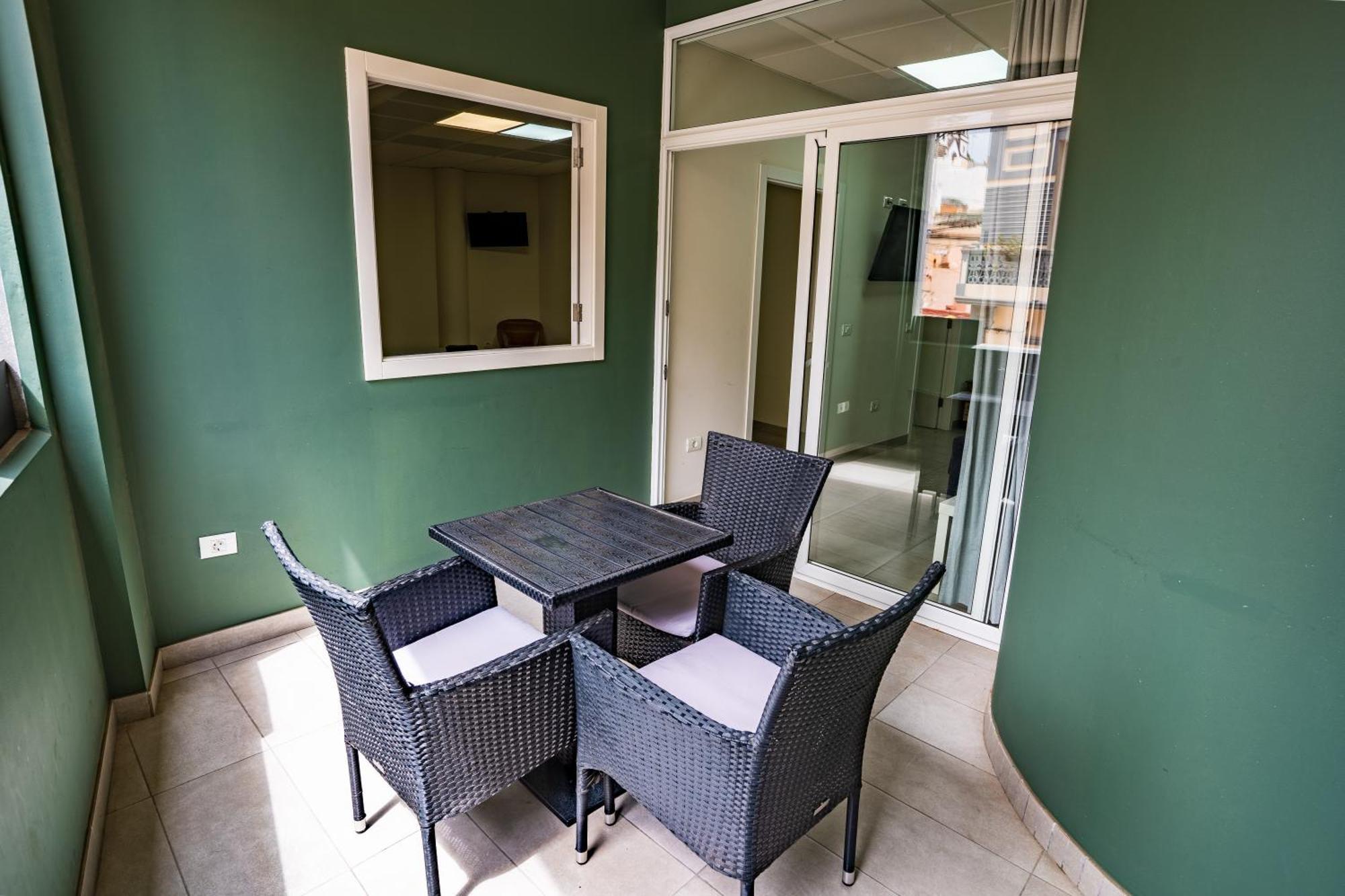El Puente Holiday Home I- Airport 8,1K إيخينيو المظهر الخارجي الصورة